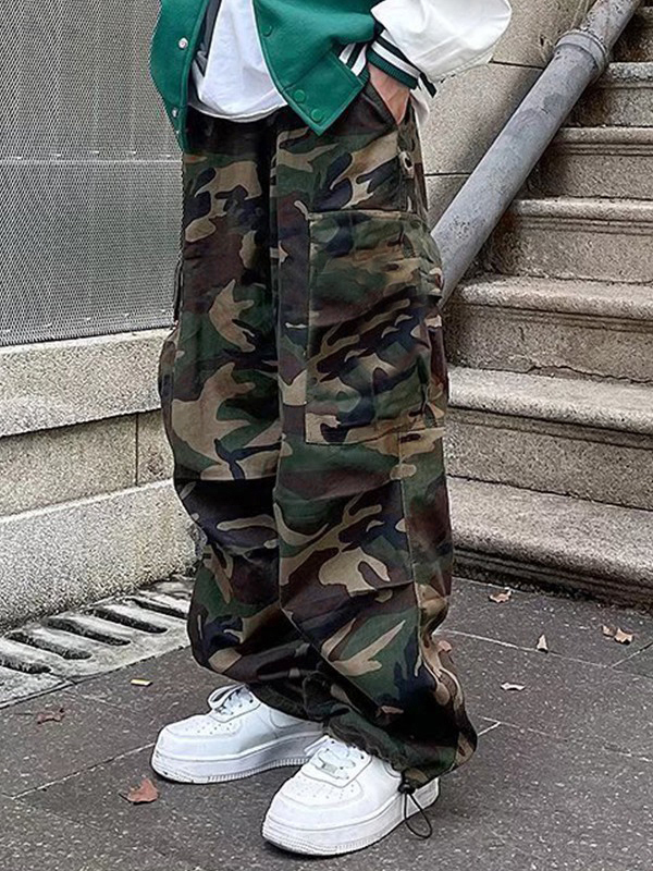 Pantalones cargo con bolsillo y estampado de camuflaje para hombre-2